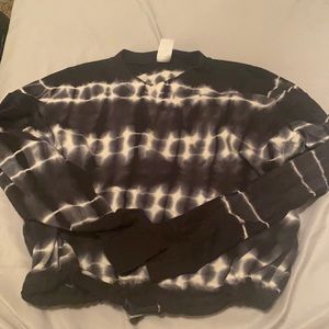 Pull over tye dye black